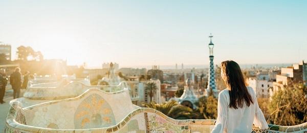 Recuni City Pictures Girl_looking_at_Barcelona_smaller
