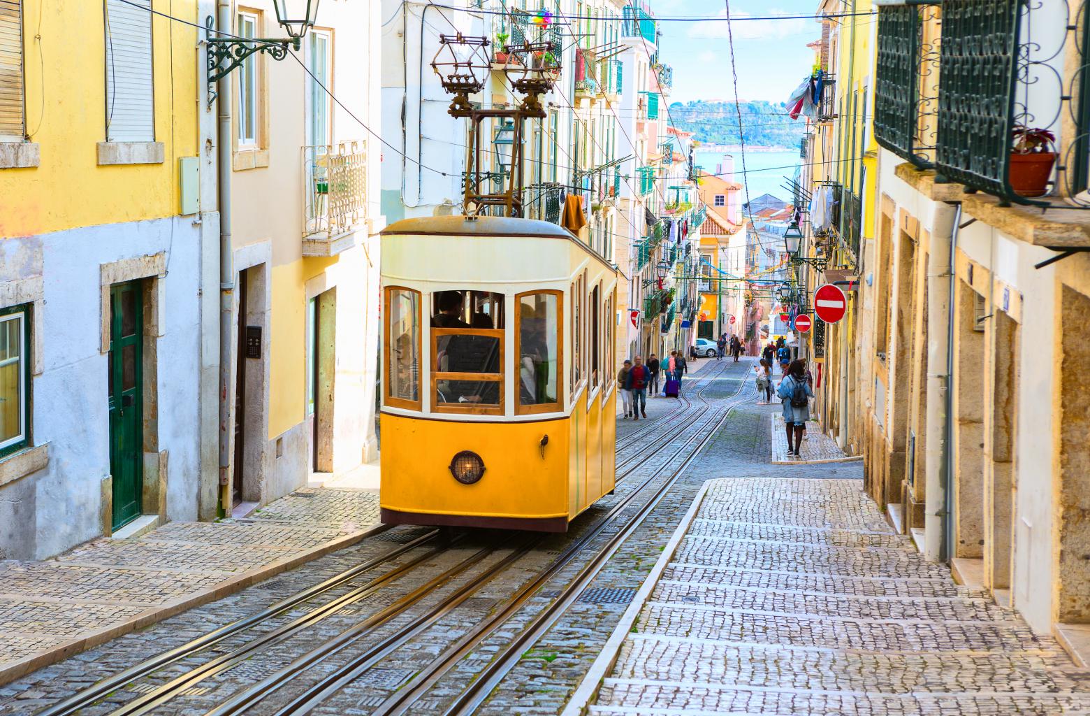 Recuni City Pictures Lissabon-Stra__enbahn_copy